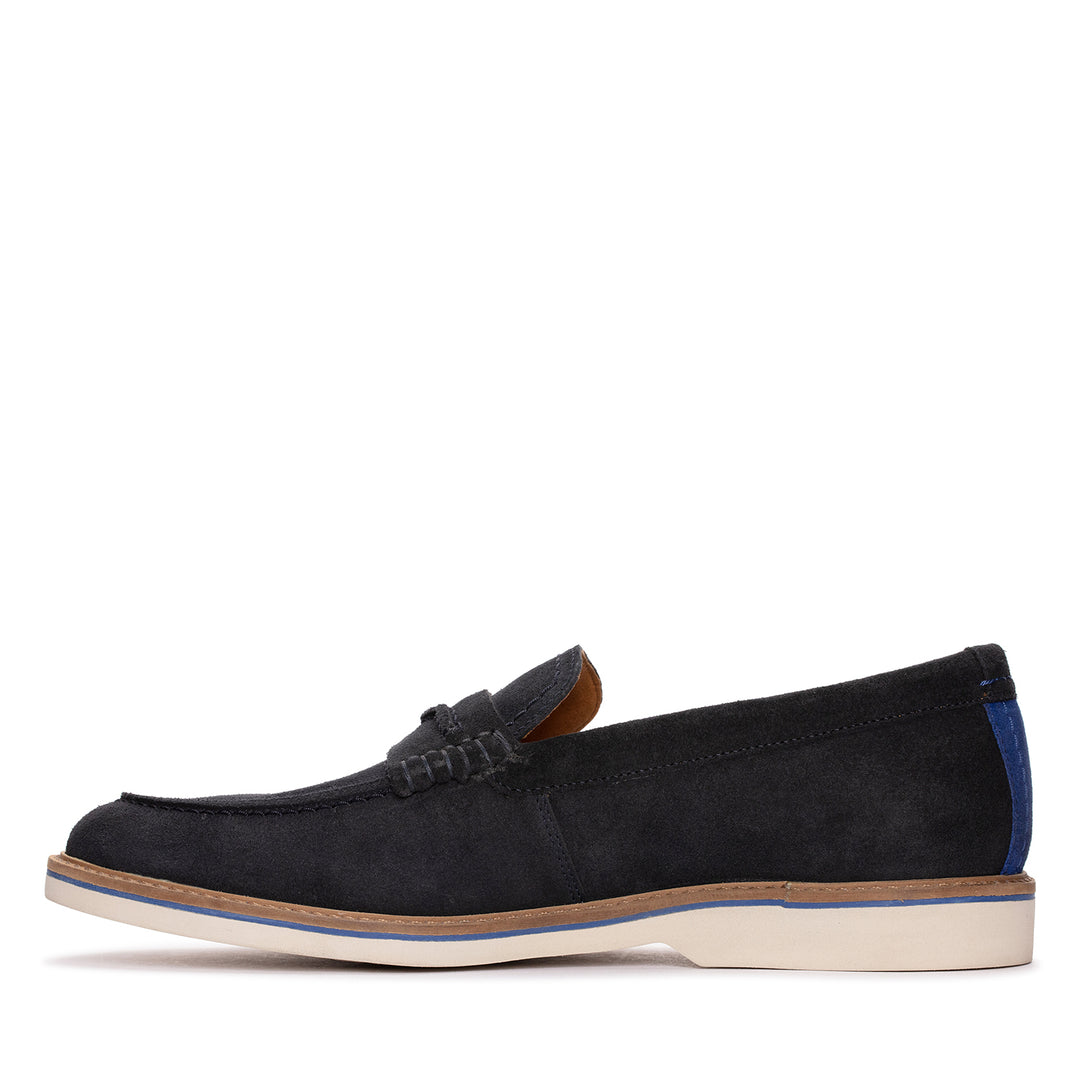 Clarks atticus store